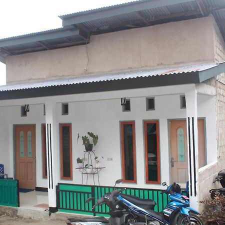 Family Guest House Moni Kelimutu Habitación foto