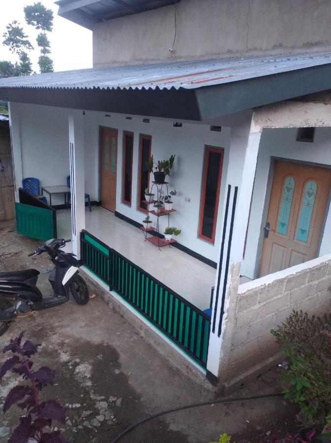 Family Guest House Moni Kelimutu Exterior foto
