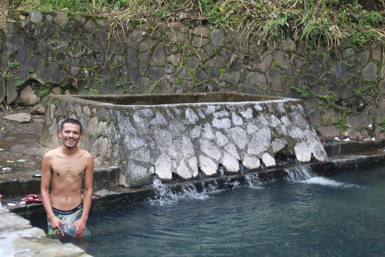 Family Guest House Moni Kelimutu Exterior foto